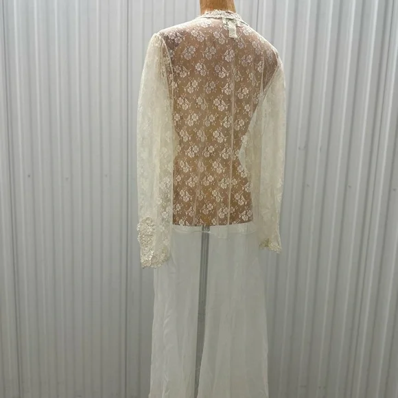 Victoria's Secret Sheer Lace Robe - Picture 3 of 7